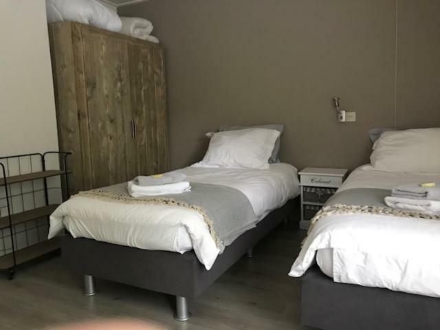 Vakantiebungalow De Groene Ster Leeuwarden Buitenkant foto